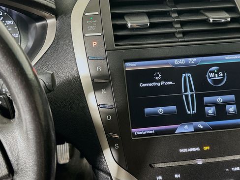 Used 2016 Lincoln MKZ FWD image 24
