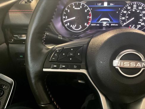 Used 2025 Nissan Sentra SR w/ SR Premium Package image 19