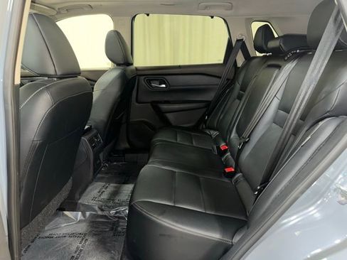 Used 2023 Nissan Rogue SL w/ SL Premium Package image 19