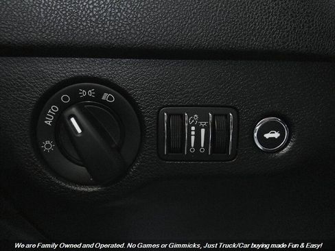 Used 2021 Dodge Charger SXT w/ Blacktop Package image 41