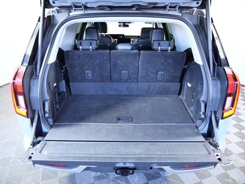 Certified 2025 Ford Expedition Platinum AWD/4WD image 7