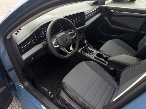 New 2026 Volkswagen Jetta SE FWD image 10