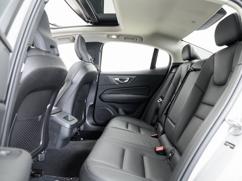 Used 2024 Volvo S60 B5 Plus image 21