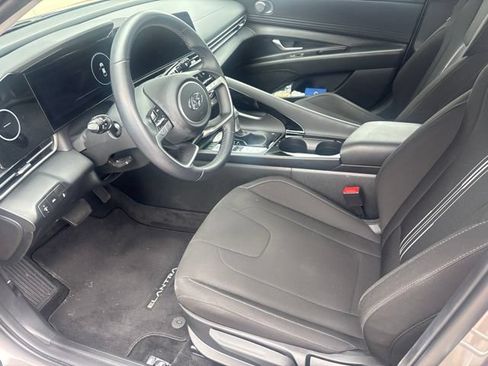 Certified 2023 Hyundai Elantra SEL w/ Convenience Package FWD image 9