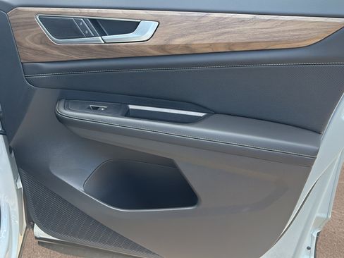 New 2026 Volkswagen Atlas SE FWD image 10