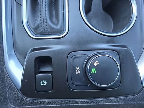 Used 2019 Chevrolet Traverse LT image 30