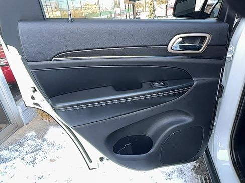 Used 2016 Jeep Grand Cherokee Limited AWD/4WD image 20