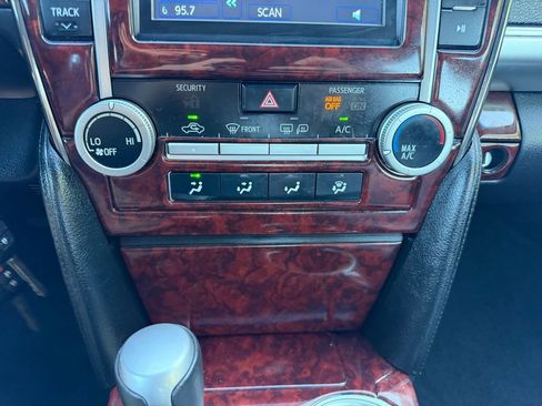 Used 2013 Toyota Camry SE image 34