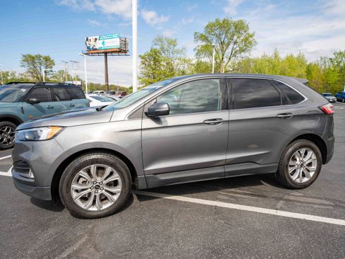 Used 2024 Ford Edge Titanium AWD/4WD image 3