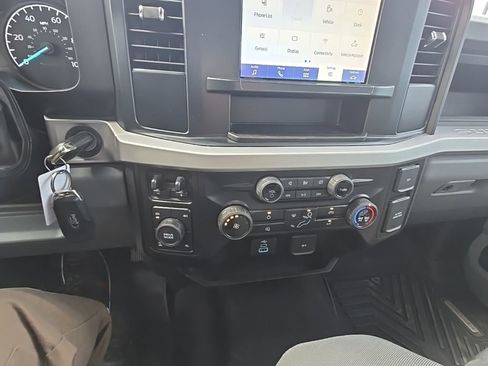 Used 2023 Ford F250 XL w/ STX Appearance Package AWD/4WD image 21