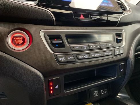 Used 2022 Honda Pilot TrailSport image 25