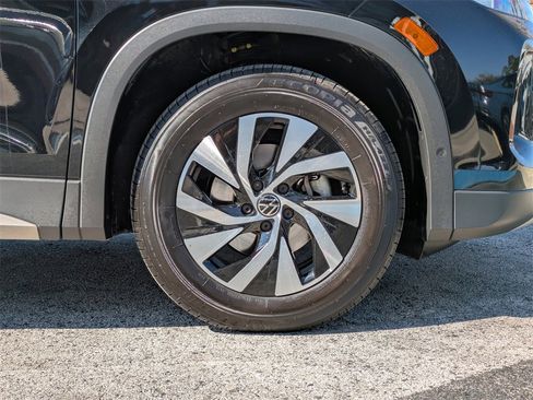 Certified 2025 Volkswagen Tiguan S image 11