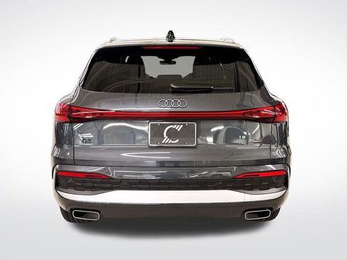 Used 2025 Audi Q5 Premium Plus w/ Premium Plus AWD/4WD image 4