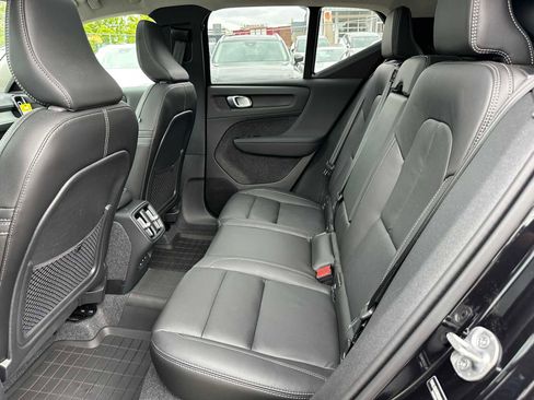 Used 2025 Volvo XC40 B5 Plus w/ Protection Package Premier AWD/4WD image 15