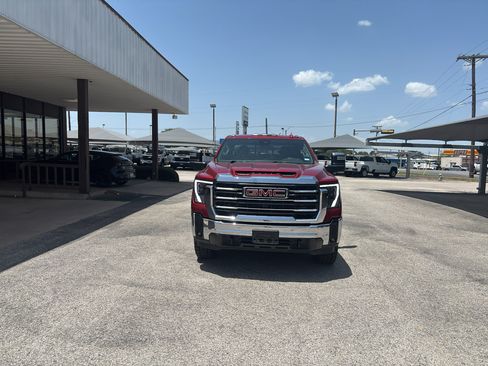Used 2024 GMC Sierra 2500 SLT w/ SLT Premium Package AWD/4WD image 2