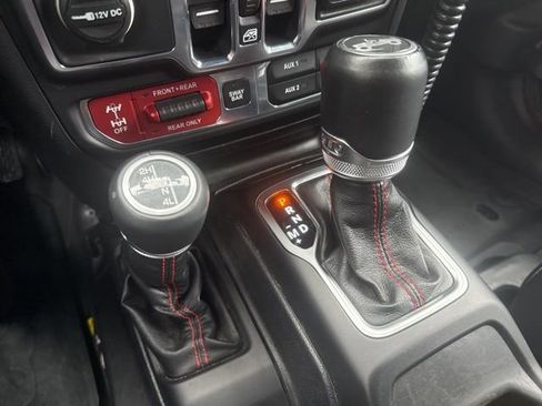 Used 2018 Jeep Wrangler Unlimited Rubicon w/ Safety Group AWD/4WD image 33