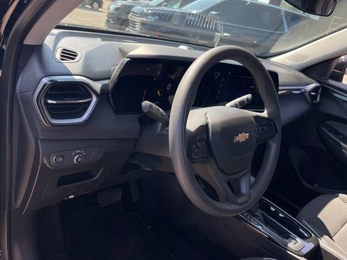 Used 2025 Chevrolet TrailBlazer LT image 9