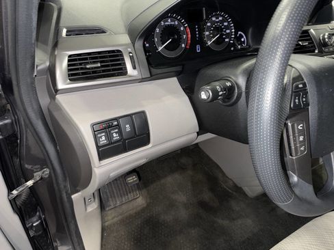 Used 2014 Honda Odyssey EX image 28