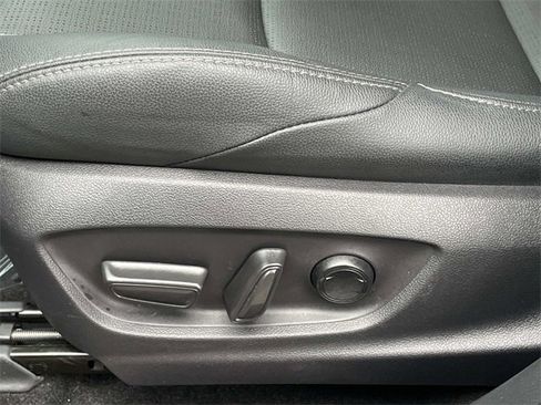 Used 2024 Toyota bZ4X Limited image 20