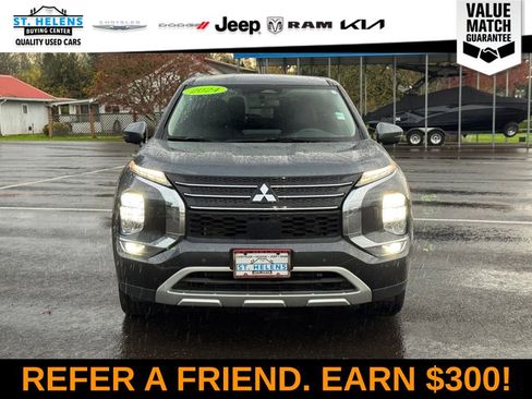 Used 2024 Mitsubishi Outlander SE image 12