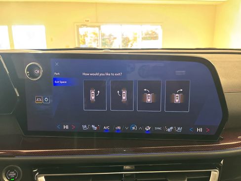 Used 2024 Chevrolet Traverse RS w/ LPO, Floor Liner Package image 35