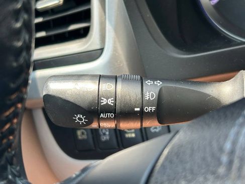 Used 2018 Toyota Highlander Limited Platinum FWD image 29