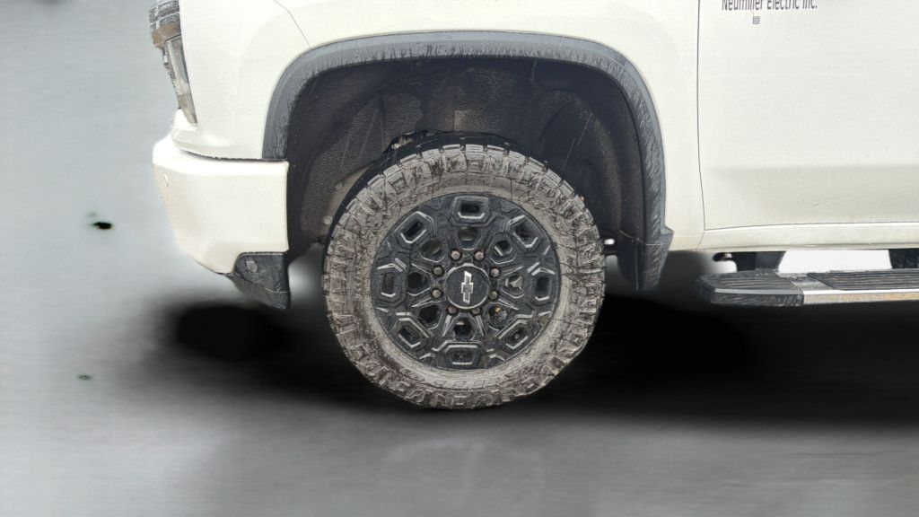 Used 2020 Chevrolet Silverado 3500 High Country w/ Z71 Off-Road Package AWD/4WD image 11