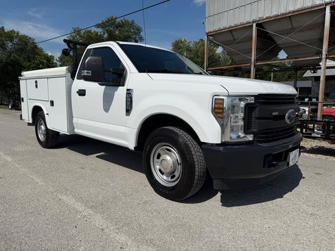 Used 2019 Ford F250 XL w/ Power Equipment Group RWD image 8