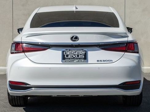 Used 2024 Lexus ES 300h w/ Premium Package FWD image 4