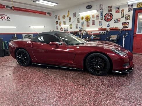 Used 2006 Chevrolet Corvette Convertible w/ Preferred Equipment Group RWD image 4
