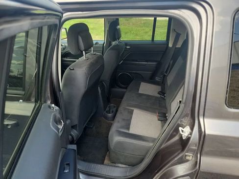 Used 2014 Jeep Patriot Latitude FWD image 6