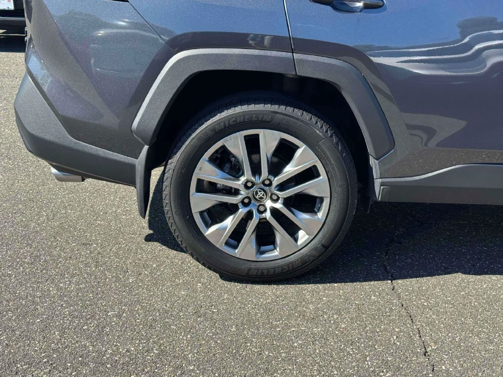 Used 2023 Toyota RAV4 XLE Premium AWD/4WD image 10
