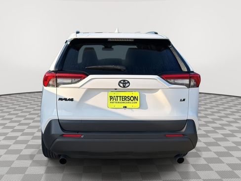 Used 2021 Toyota RAV4 LE FWD image 2