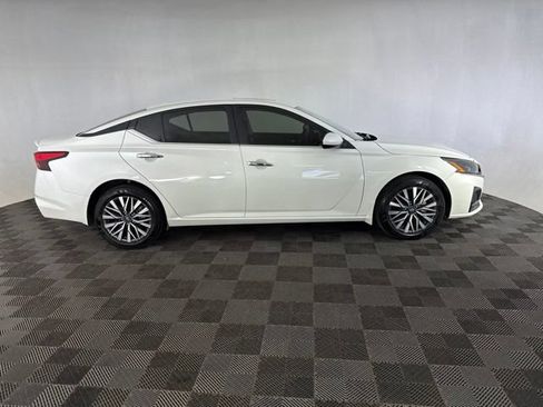 Used 2025 Nissan Altima 2.5 SV w/ SV Premium Package AWD/4WD image 4
