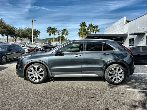 Used 2019 Cadillac XT4 Premium Luxury image 3
