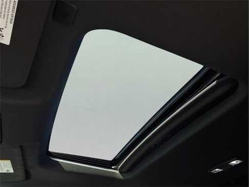 Used 2024 Chevrolet Silverado 2500 ZR2 w/ Technology Package image 21