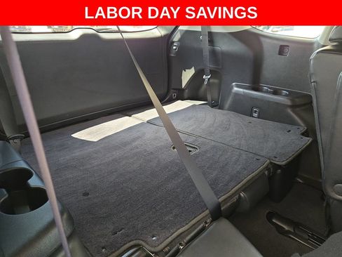 Used 2022 Toyota Highlander XLE FWD image 25
