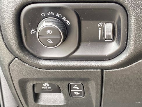Used 2023 RAM 1500 Big Horn AWD/4WD image 23