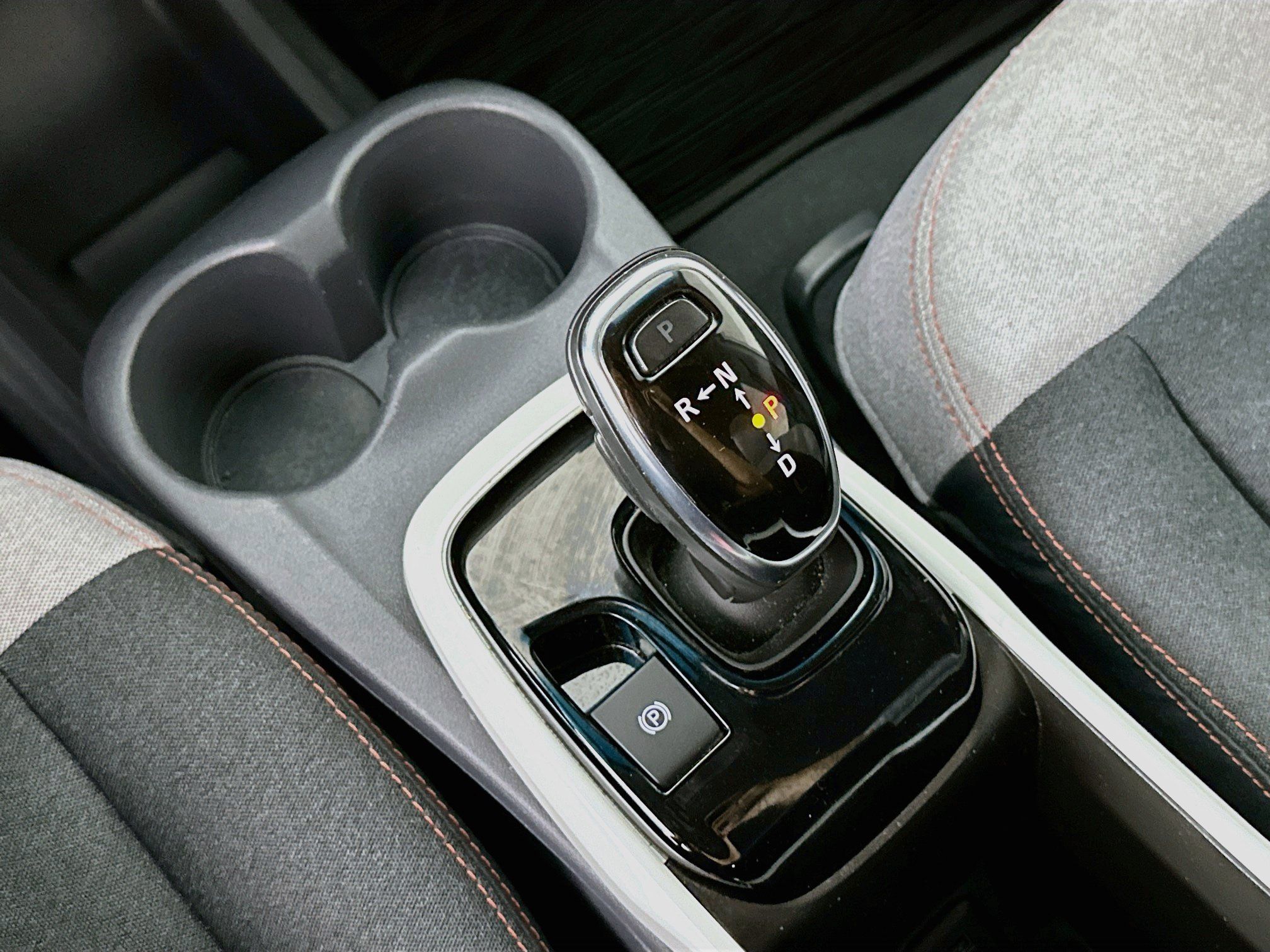 Used 2020 Chevrolet Bolt LT FWD image 23