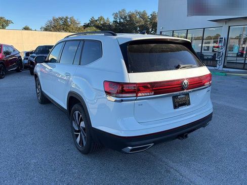 New 2025 Volkswagen Atlas SE image 4
