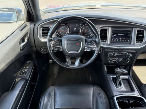 Used 2022 Dodge Charger SXT w/ Leather Interior Group RWD image 11