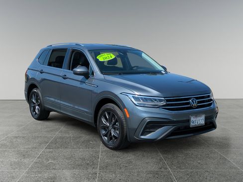 Used 2024 Volkswagen Tiguan SE image 7