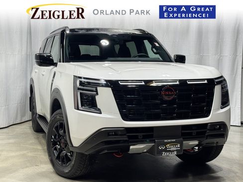 Certified 2025 Nissan Armada PRO-4X image 1