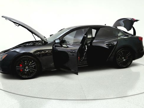 Used 2023 Maserati Ghibli Modena RWD image 11