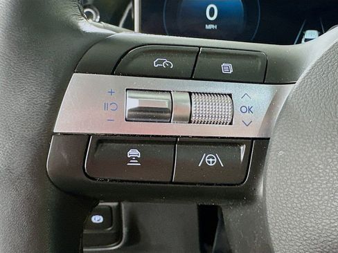 Used 2025 Hyundai Tucson Limited image 23