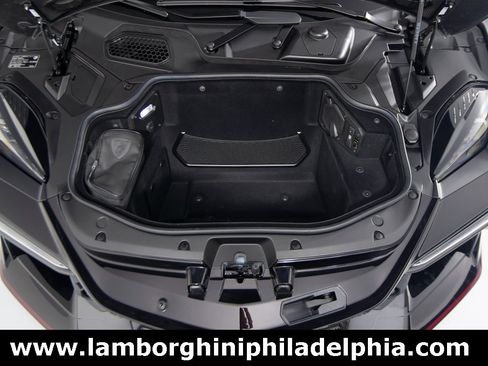 Used 2025 Lamborghini Revuelto Base image 63