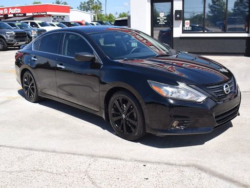 Used 2018 Nissan Altima 2.5 SR w/ SR Midnight Edition image 1