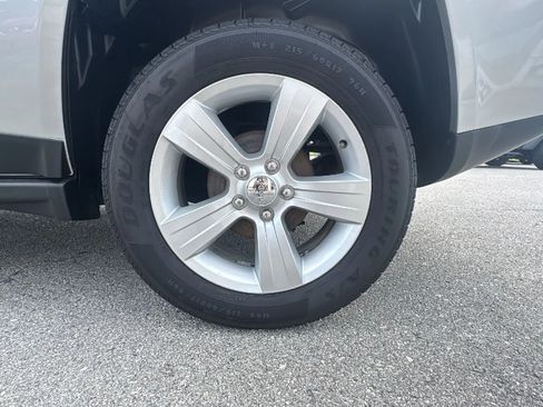 Used 2013 Jeep Compass Sport FWD image 31