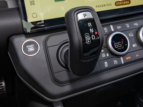 New 2026 Land Rover Defender 110 X AWD/4WD image 27