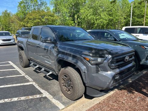 Used 2025 Toyota Tacoma SR5 image 1